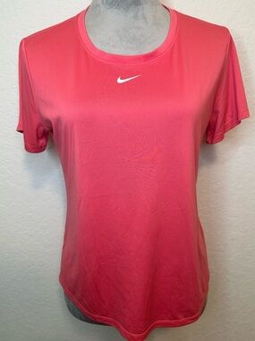 Nike Dri-FIT Women’s Small Pink Coral Training Tee Short Sleeve Athletic Top